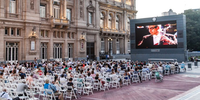 Pantalla gigante al aire libre