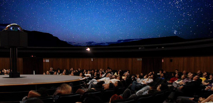 Cursos de astronomía en el Planetario