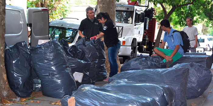 Mercadería ilegal en Flores