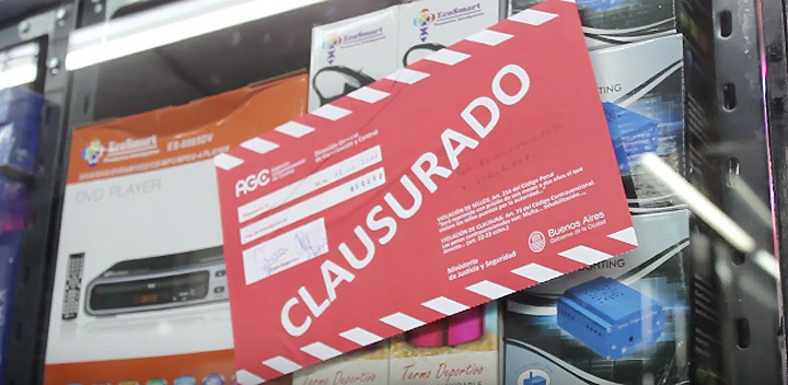 Clausuran 9 locales con mercadería ilegal