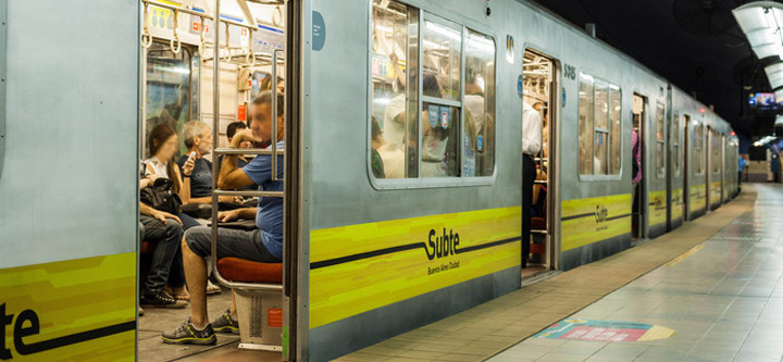 Cambiarán el horario del subte