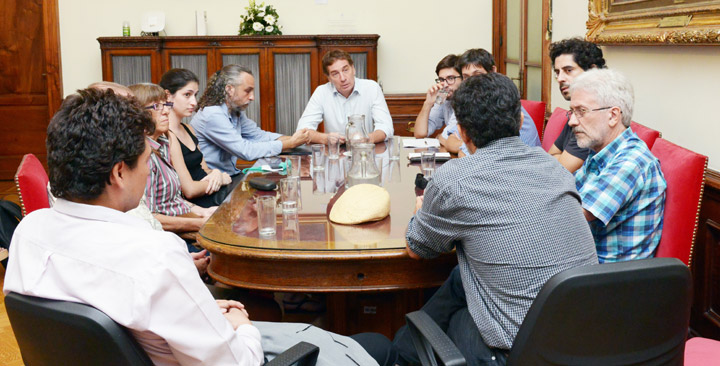  Santilli con vecinos de Colegiales