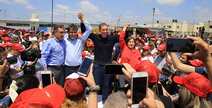 Santilli y Manes en Lanús