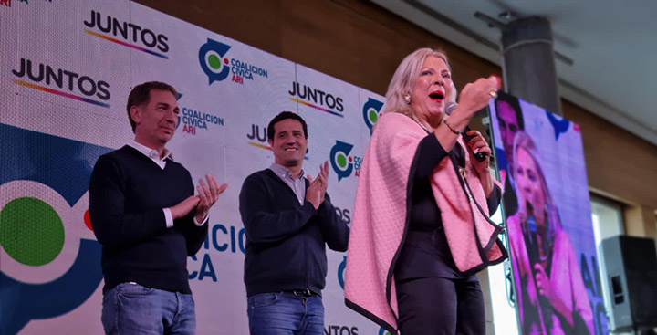 Santilli junto a Carrió