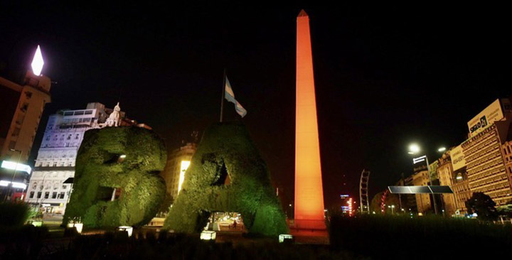 Iluminan el Obelisco