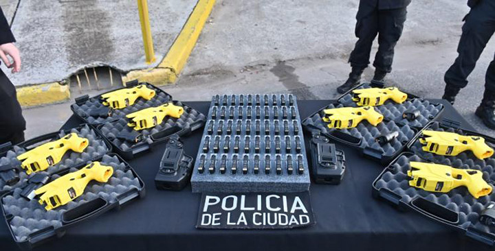 Presentaron las pistolas Taser