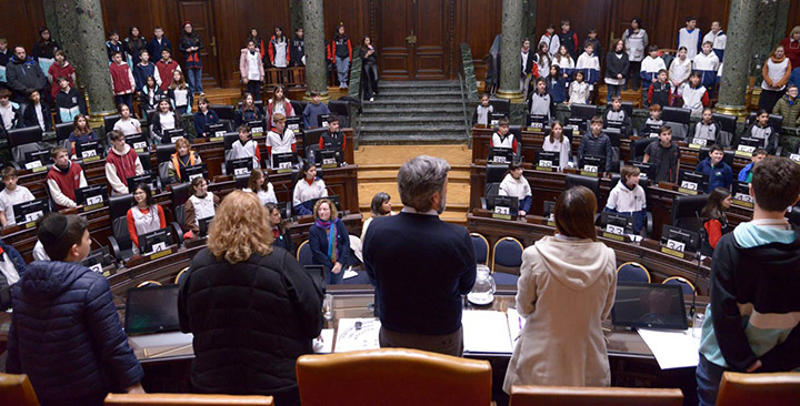La Legislatura y la Escuela