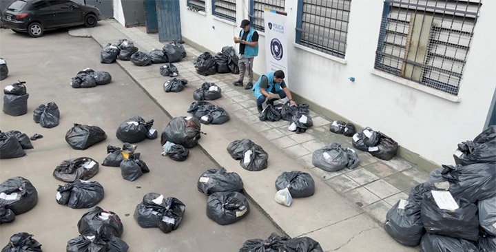 Entregan mercadería secuestrada