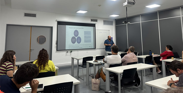 Capacitan a docentes