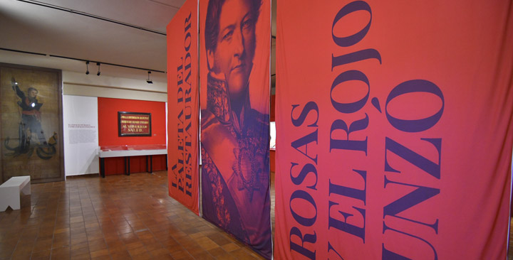 Exposición: Rosas y el rojo punzó